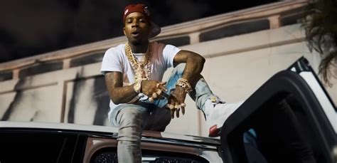 Tory Lanez 'When Its Dark (Freestyle)' Music Video Outfits